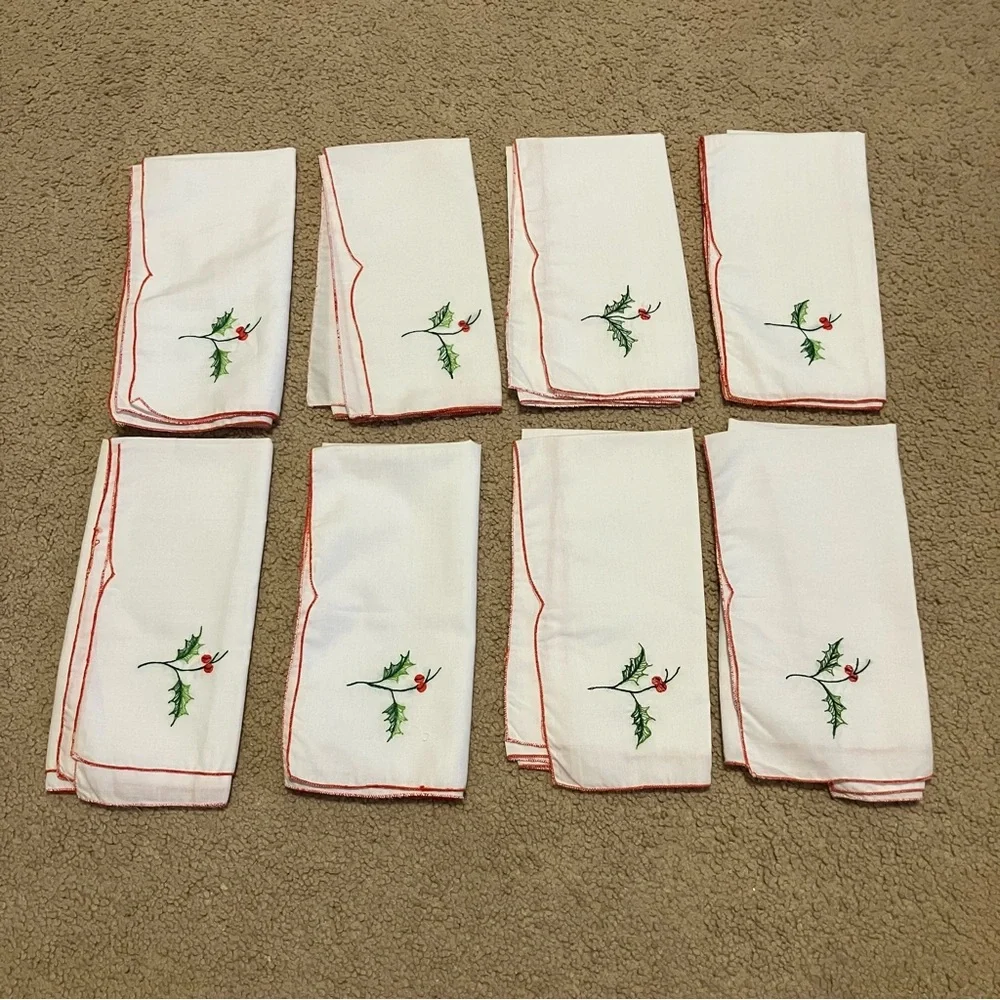 Set of‎ 8 Vintage White Holiday Napkins Holly Embroidery *EUC*